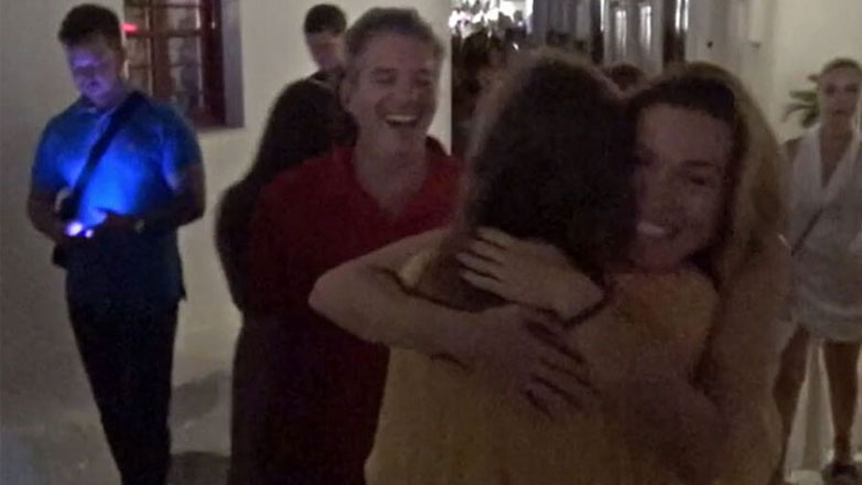 Βίκυ Καγια: Η συνάντηση με τη Μαριέττα Χρουσαλά και τον Λέοντα Πατίτσα στο νησί των ανέμων