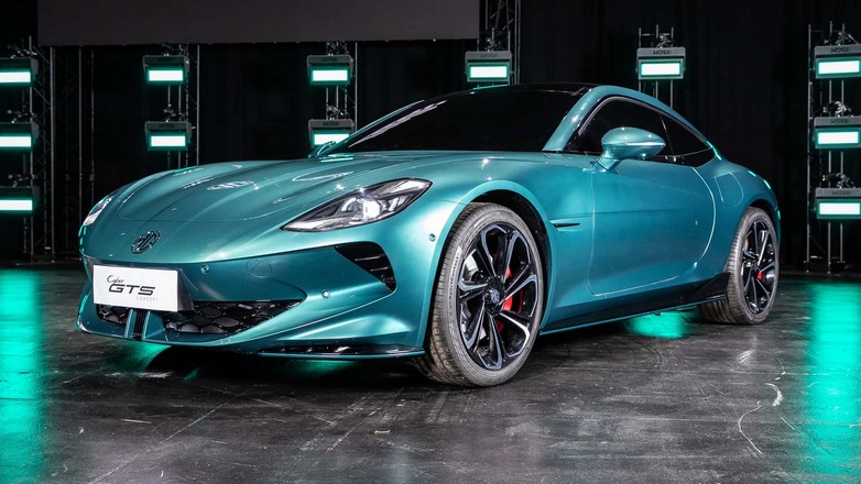 Το σπορ ηλεκτρικό MG Cyber GTS Concept έκλεψε την παράσταση στο Goodwood