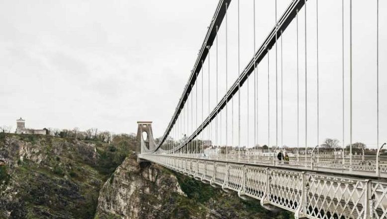 Συνελήφθη ύποπτος για τις βαλίτσες με τα ανθρώπινα λείψανα που βρέθηκαν στο Μπρίστολ Συνελήφθη ύποπτος για τις βαλίτσες με τα ανθρώπινα λείψανα που βρέθηκαν στο Μπρίστολ