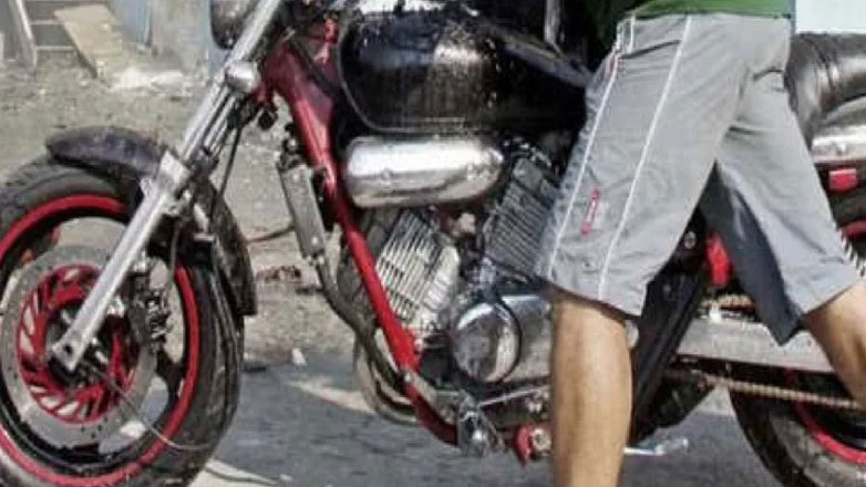 Υπάλληλος «σκηνοθέτησε» κλοπή δικύκλου