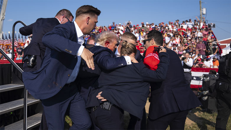 Aπόπειρα δολοφονίας Τραμπ: Στο επίκεντρο της έρευνας πιθανά κενά ασφαλείας