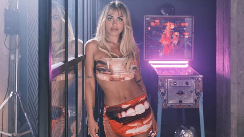 Η Κόνι Μεταξά σοκάρει: «Ήμουν πολύ πιεσμένη, μου πέσανε τα μπροστινά μαλλιά»