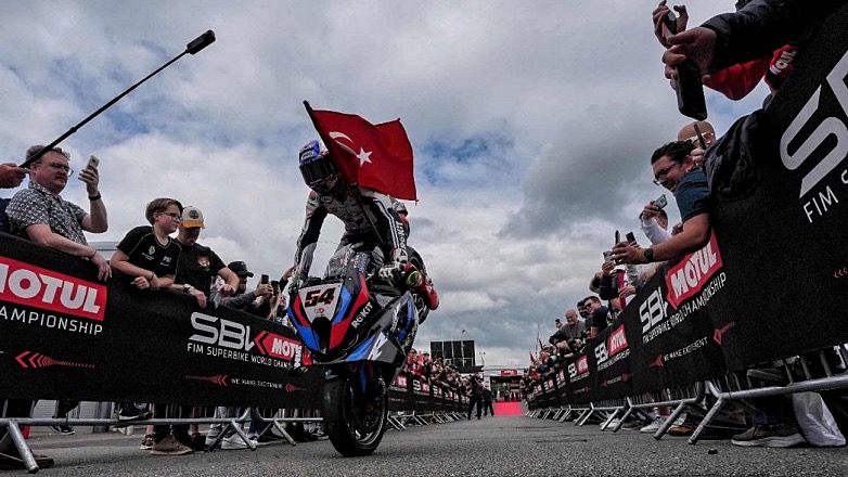 WorldSBK: Τέλειο Σαββατοκύριακο για τον Razgatlioglu στο Donington Park 