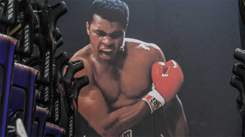 Η θρυλική ιστορία του Μοχάμεντ Άλι στη μικρή οθόνη