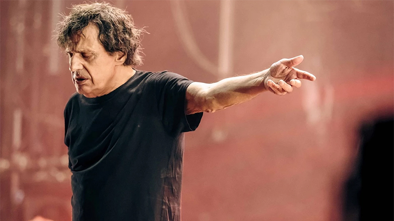 Ο Βασίλης Παπακωνσταντίνου ολοκληρώνει την περιοδεία του με δύο μεγάλες συναυλίες στην Αττική