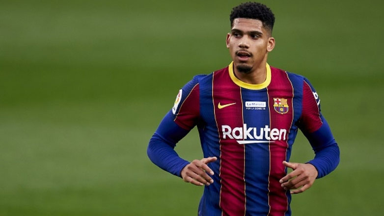 Μπαρτσελόνα: Στο χειρουργείο ο Αραούχο