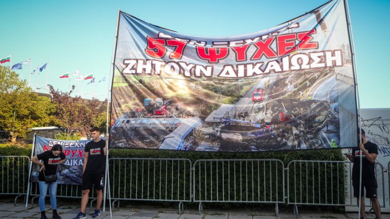 Τέμπη: Υπόμνημα με πέντε ερωτήματα υποβάλλουν συγγενείς θυμάτων