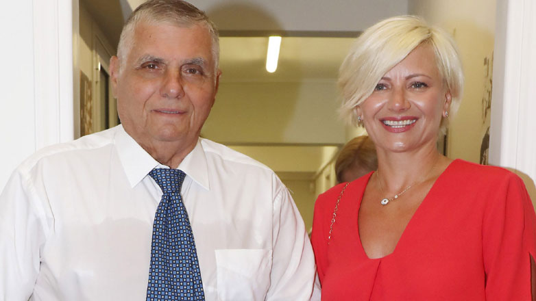 Απάντηση της Μαρίας Καρρά σχετικά με δημοσιεύματα που αφορούν στη δικαστική διαμάχη για την περιουσία του Γ. Τράγκα