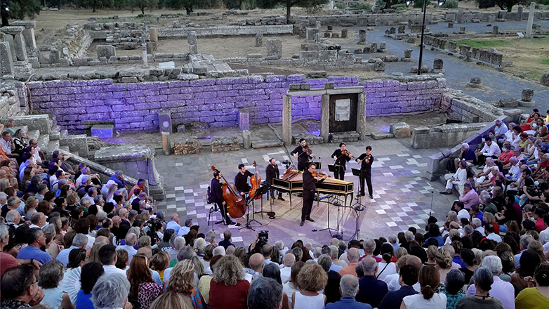 Μία μυσταγωγική εμπειρία από το Μέγαρο και τον Λεωνίδα Καβάκο στην αρχαία Μεσσήνη