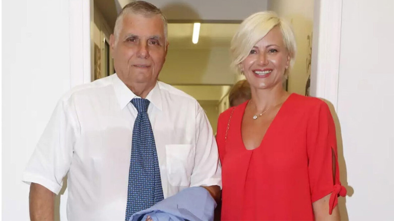 Μαρία Καρρά: Διαψεύδει ότι ζήτησε να αναγνωριστεί ως η μοναδική κληρονόμος του Γιώργου Τράγκα