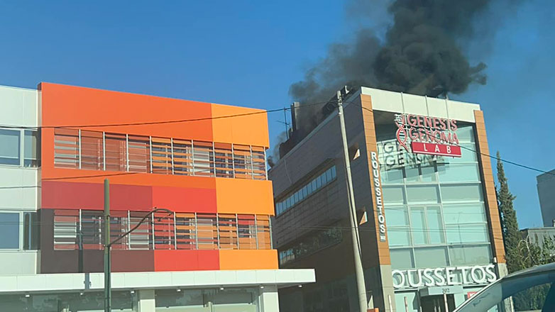 Φωτιά σε κτήριο στη Λεωφόρο Κηφισίας