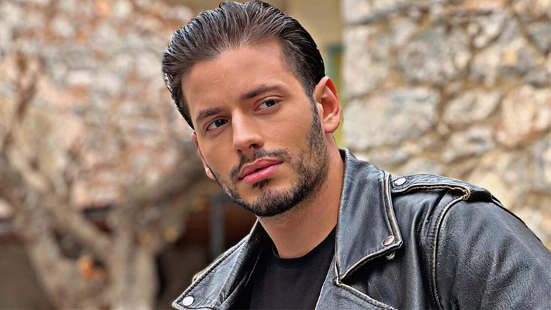 Βαγγέλης Κακουριώτης: Ο γνωστός τραγουδιστής παρουσιάστηκε στον στρατό – Η πρώτη φωτογραφία ντυμένος στα χακί