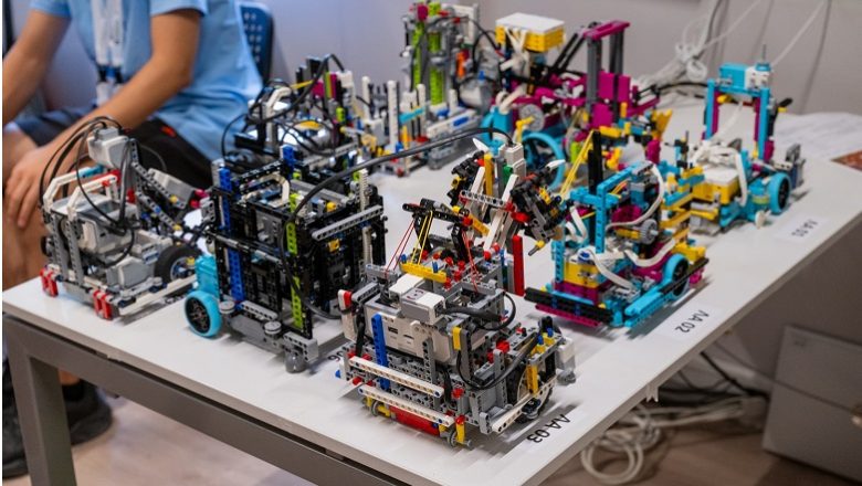 Με 7 ομάδες ταξιδεύει η ελληνική αποστολή στην Παγκόσμια Ολυμπιάδα Ρομποτικής 2024