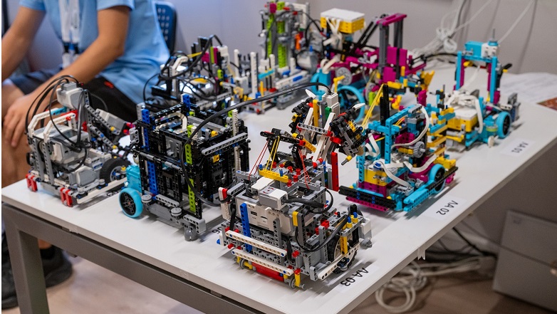 Με 7 ομάδες ταξιδεύει η ελληνική αποστολή στην Παγκόσμια Ολυμπιάδα Ρομποτικής 2024