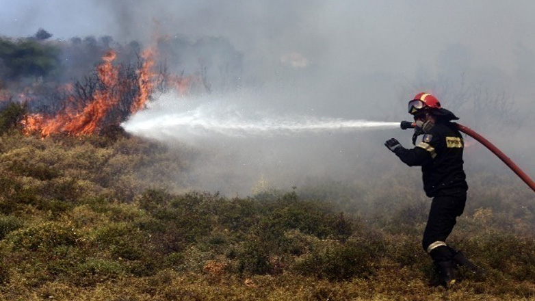 Υπό μερικό έλεγχο η πυρκαγιά στον Ασπρόπυργο