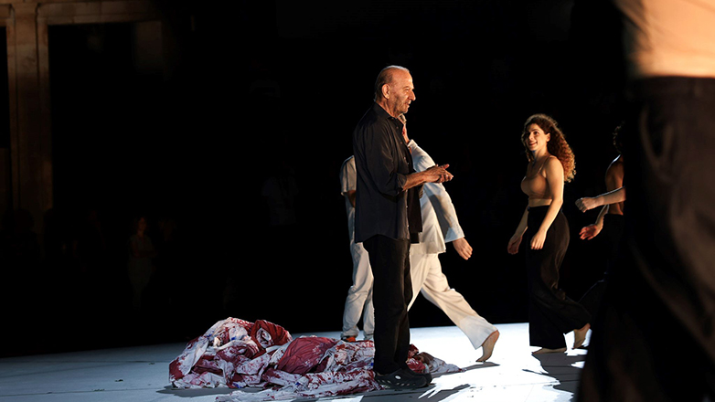 «Ορέστεια»: 19.000 θεατές χειροκρότησαν όρθιοι στο Αρχαίο Θέατρο Επιδαύρου