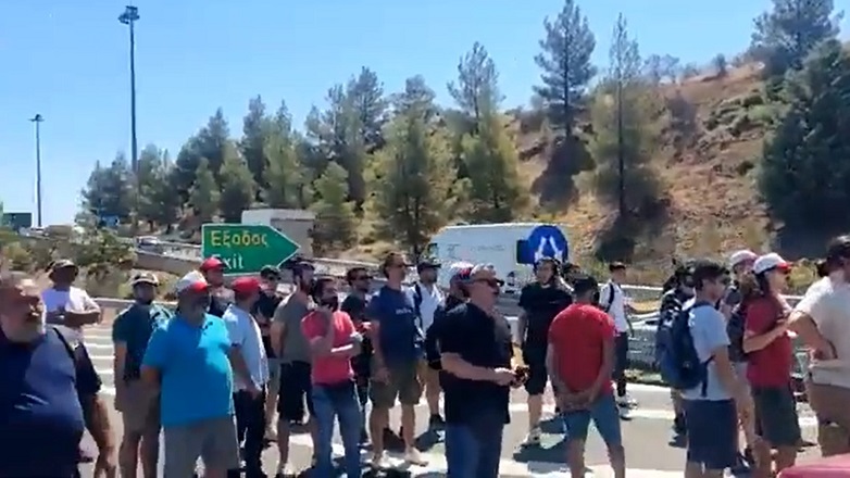 Έκλεισαν την Εθνική Οδό Αθηνών – Λαμίας οι εργαζόμενοι στη ΛΑΡΚΟ