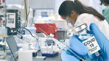 Το σήριαλ με τα κόλπα των εμβολίων κατά της Covid-19 συνεχίζεται