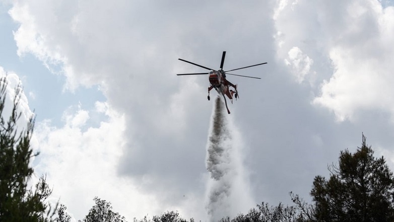 Σε εξέλιξη παραμένουν οι φωτιές στο Φαλακρό της Δράμας και στο όρος Πάικο Πέλλας