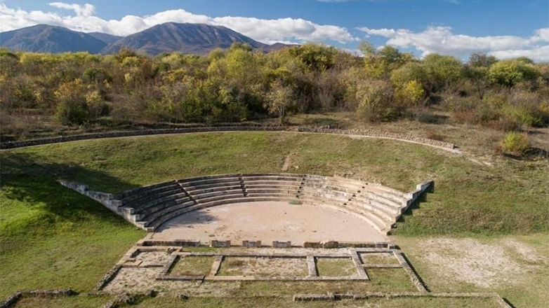 «Mήδεια» στο Αρχαίο Θέατρο Μίεζας από τον Θοδωρή Γκόνη