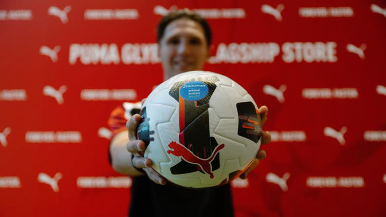 Ο Παναγιώτης Ρέτσος παρουσίασε την επίσημη μπάλα του Πρωταθλήματος