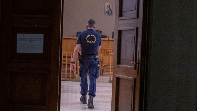 Καταδίκη αστυνομικού επειδή απείλησε την πρώην γυναίκα του