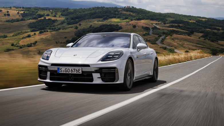 Αυτή είναι η ισχυρότερη Porsche Panamera στην ιστορία  – Υβριδική με 782 άλογα και ακραία επιτάχυνση