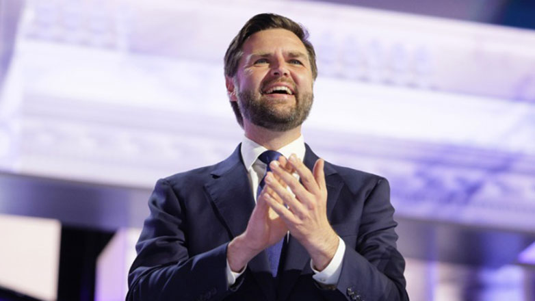 Ο Ρεπουμπλικάνος υποψήφιος αντιπρόεδρος των ΗΠΑ Βανς καλεί τους Αμερικανούς να επιλέξουν νέο δρόμο