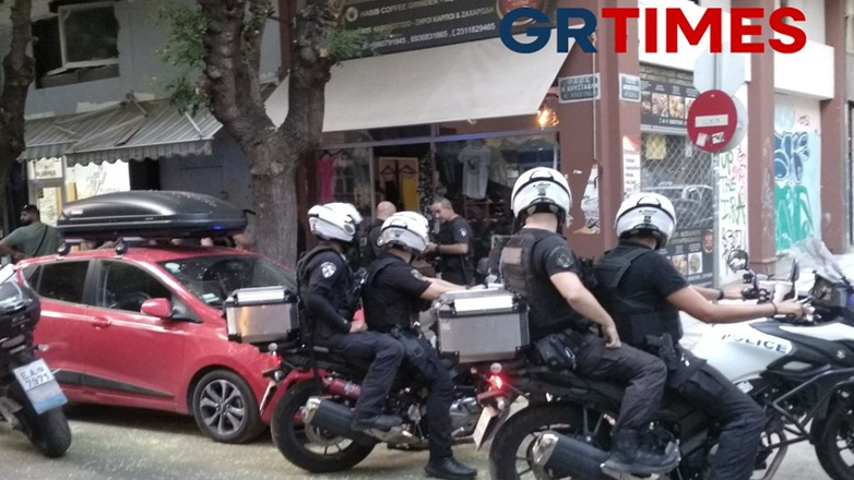 Θεσσαλονίκη: Αιματηρή συμπλοκή με κοντάρια, ρόπαλα και καρέκλες – Στο νοσοκομείο μια γυναίκα