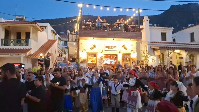 «Πεντοζάλισαν» τους τουρίστες στο κοσμοπολίτικο Κουτουλουφάρι στην Κρήτη