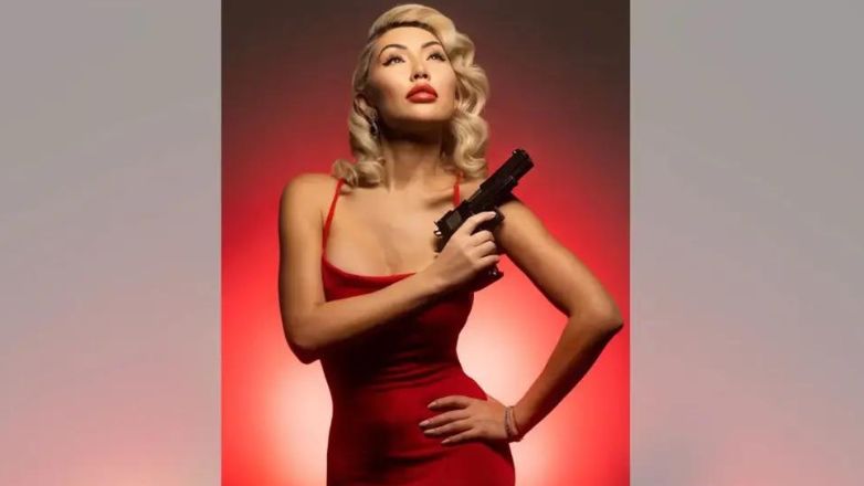 Πρώην Ρωσίδα κατάσκοπος του σεξ αποκαλύπτει πώς χειραγωγούσε τους στόχους της για να έχουν «εμμονή» μαζί της