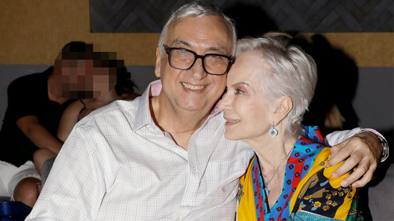 Δημήτρης Σούρας: Σπάνια βραδινή έξοδος με τη γοητευτική σύζυγό του Ελένη Μαρούδα – Που βρέθηκαν