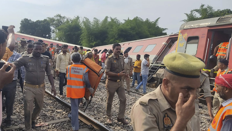 Ινδία: Δύο νεκροί και 35 τραυματίες από τον εκτροχιασμό επιβατικής αμαξοστοιχίας