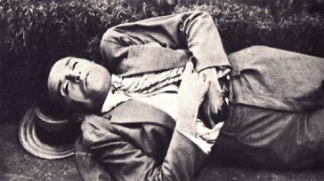 Σαν σήμερα αυτοκτόνησε ο Κώστας Καρυωτάκης -Τι έγραφε με αυτοσαρκασμό στο τελευταίο του γράμμα