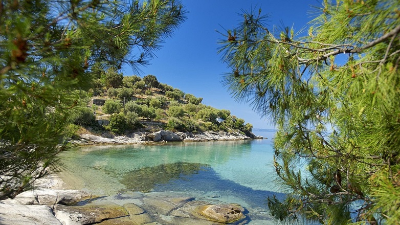 Πώς το αλάτι της θάλασσας «καταβροχθίζει» το γλυκό νερό στη Χαλκιδική