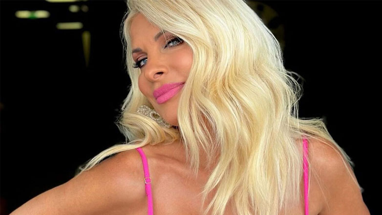 Η Ελένη Μενεγάκη δημοσίευσε την πρώτη φωτογραφία από τις καλοκαιρινές της διακοπές Η Ελένη Μενεγάκη δημοσίευσε την πρώτη φωτογραφία από τις καλοκαιρινές της διακοπές