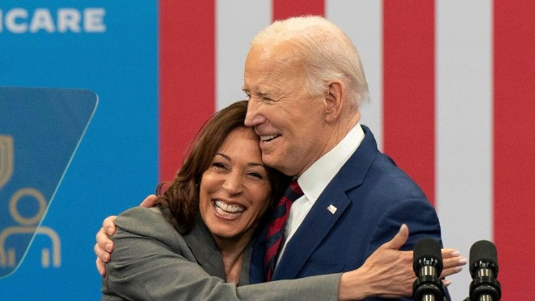 Ο Μπάιντεν καλεί τους Δημοκρατικούς να υποστηρίξουν την Κάμαλα Χάρις