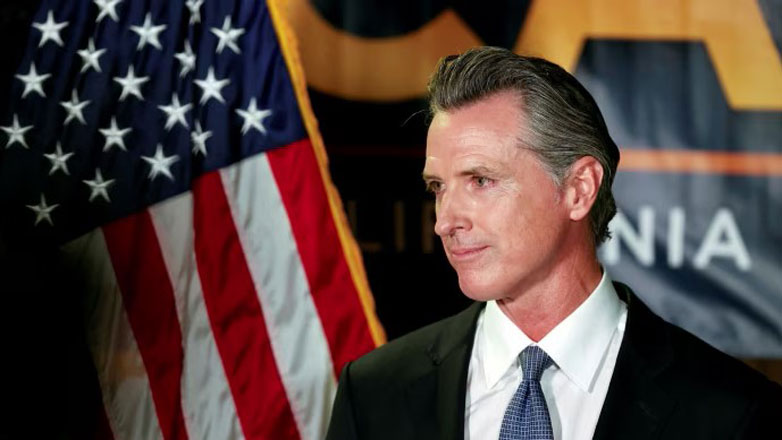 Ο κυβερνήτης της Καλιφόρνιας Νιούσομ, θεωρούμενος ως δυνητικός αντίπαλός της, στηρίζει την αντιπρόεδρο των ΗΠΑ Χάρις