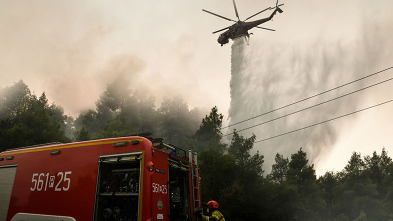 Δεύτερη μέρα καίει η φωτιά στην Κάντανο Χανίων Δεύτερη μέρα καίει η φωτιά στην Κάντανο Χανίων