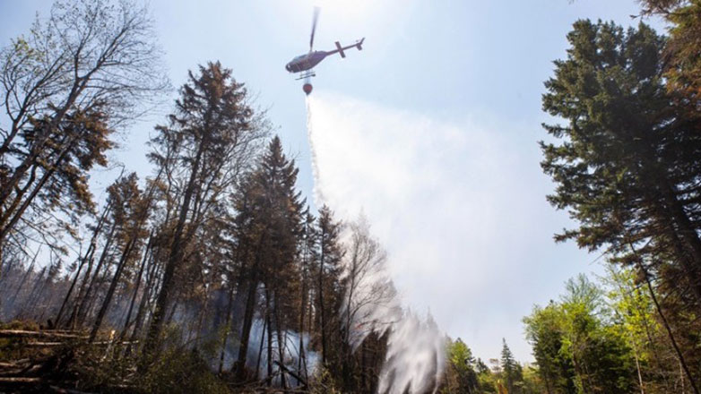 Δασική πυρκαγιά στον Καναδά – Εντολές εκκένωσης δόθηκαν για την πόλη Τζάσπερ και το εθνικό πάρκο της