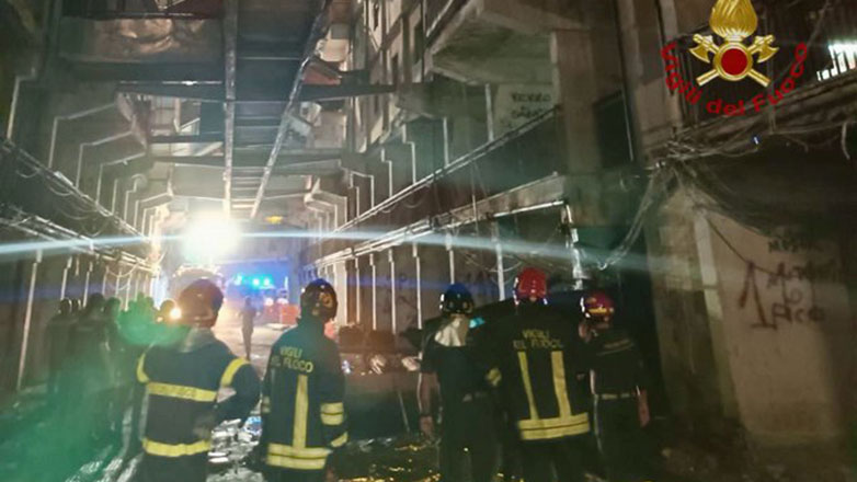 Τραγωδία στη Νάπολη: Δύο νεκροί και 13 τραυματίες εκ των οποίων 7 παιδιά από κατάρρευση μπαλκονιού