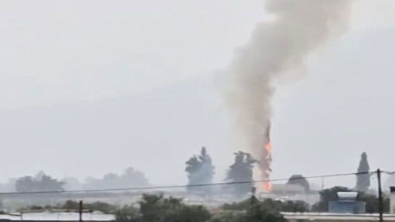 Δύο πυρκαγιές λόγω κεραυνών στην Κορινθία