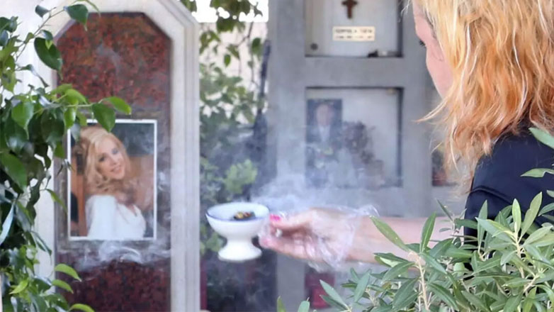 Αλίκη Βουγιουκλάκη: Ποιοι βρέθηκαν στο μνημόσυνο για τα 28 χρόνια από τον θάνατό της