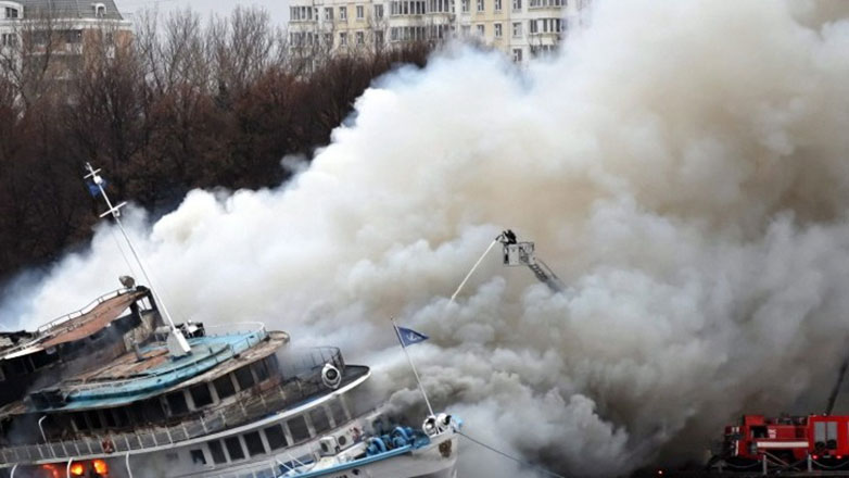 Ένας νεκρός από επίθεση ουκρανικού drone σε οχηματαγωγό πλοίο