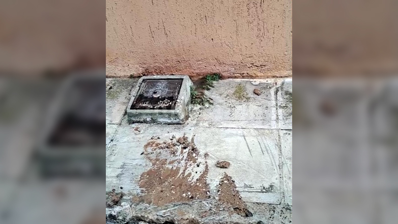 Καταγγελία: Χαλασμένος αγωγός της ΕΥΔΑΠ στον Άγιο Δημήτριο – Το νερό τρέχει στο δρόμο επί… 4 μέρες