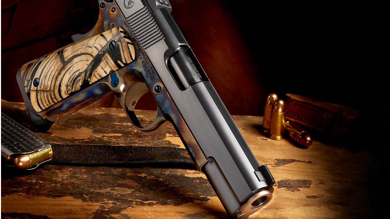 «Καθαρά» τα όπλα που βρέθηκαν στη γιάφκα