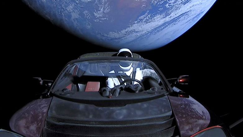 Που βρίσκεται πλέον το Tesla που εκτόξευσε στο διάστημα ο Elon Musk το 2018;