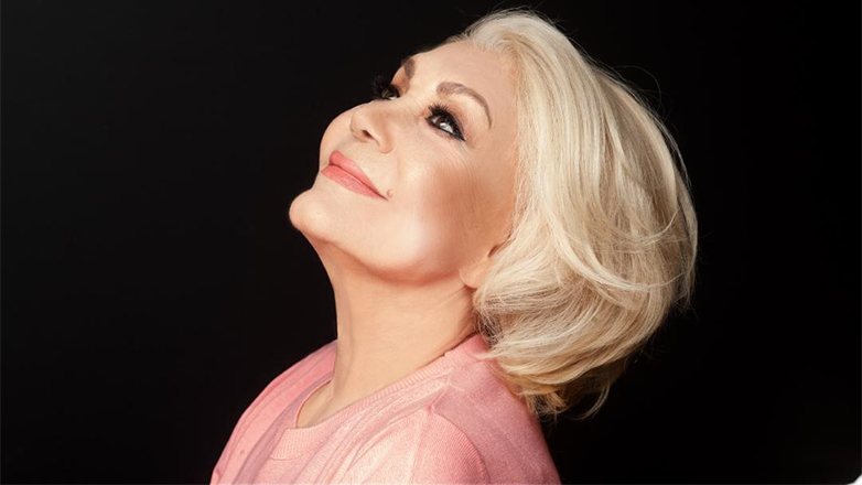 Η Μαρινέλλα στη Μονή Τοπλού για μια ιστορική συναυλία