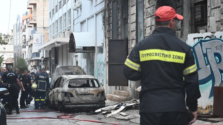Φωτιά σε εγκαταλελειμμένο κτήριο στο Μεταξουργείο Φωτιά σε εγκαταλελειμμένο κτήριο στο Μεταξουργείο