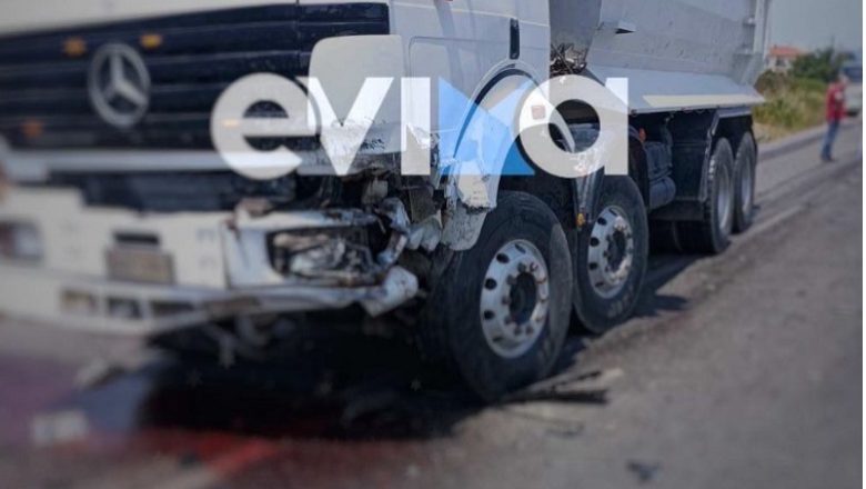 Σφοδρή σύγκρουση φορτηγού με τζιπ στην Εύβοια Σφοδρή σύγκρουση φορτηγού με τζιπ στην Εύβοια